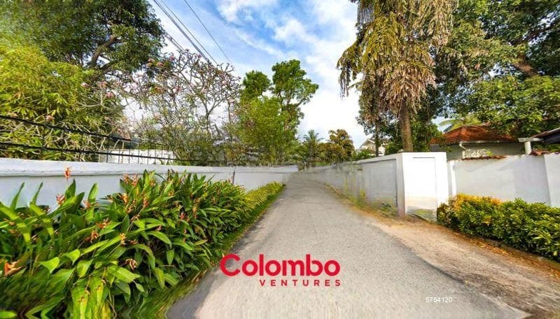 32p Siripa Lane Land with 82 feet Road Frontage for SALE – Thimbirigasyaya, Havelock Town, Colombo 5 – Near Jawatte Road