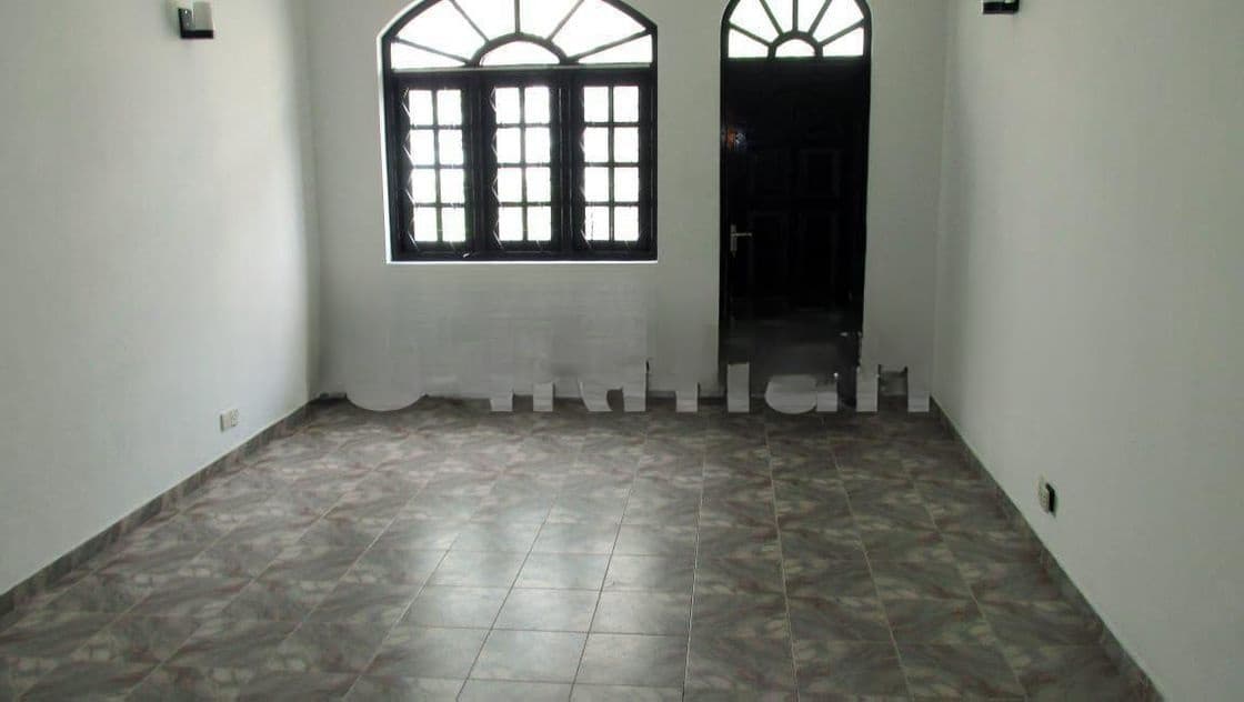 Colombo 4 : 5,000sf commercial building for Sale near Galle Road