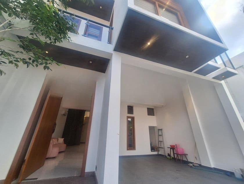 Fully Furnitured Luxury House for Sale in Battaramulla