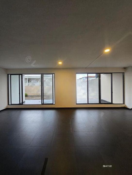 5,000 Sq. ft. Showroom space for Rent in Colombo 08