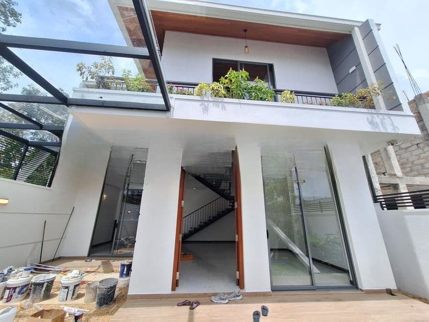 Luxury House for Sale in Athurugiriya