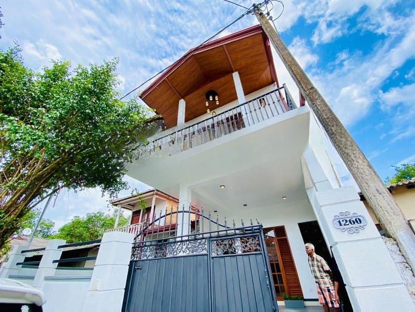 Stylish New House with Clear Deeds – Athurugiriya