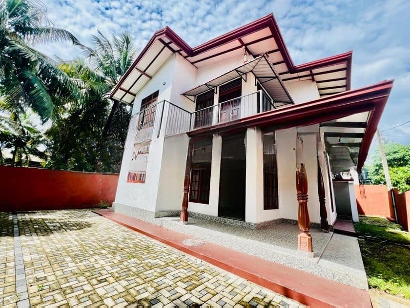 Modern Two Unit Luxury House for Sale in Athurugiriya
