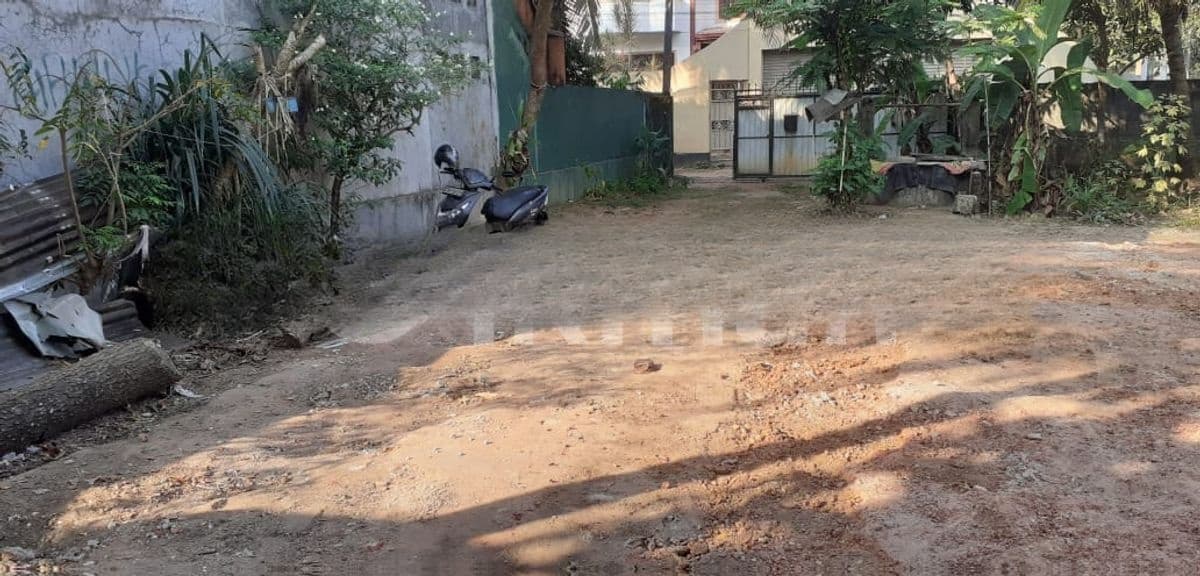 Boralesgamuwa: 14P Highly Residential Land for Sale.