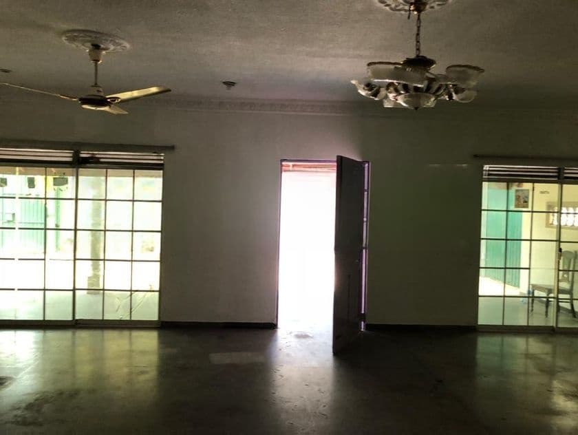 21 P OLD HOUSE FOR SALE LAND VALUE IN WELLWATTE
