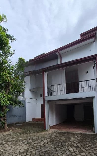 Fully Renovated 4 Bedroom 3 Bath House for Rent in Dehiwala