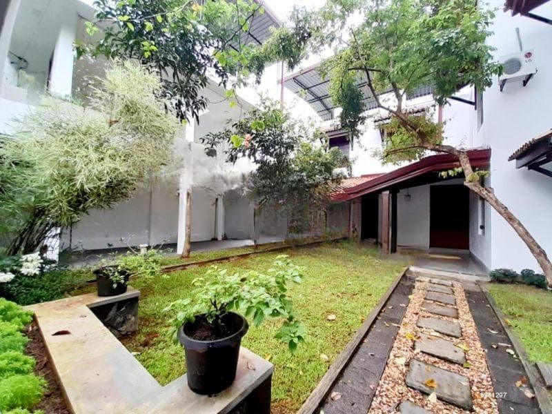 4 Bedroom house for sale in Nugegoda for Rs. 107 million (negotiable)