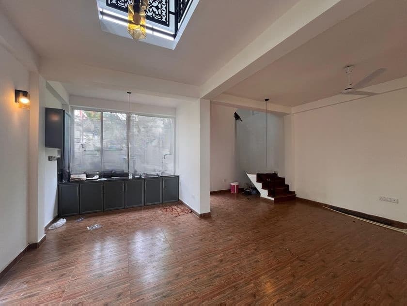 5 Bed Rooms House for Rent Mirihana