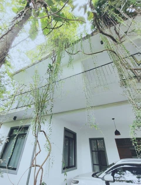 Athurugiriya : 4BR (9P) Modern Luxury house for Sale