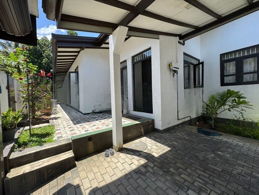 New Luxury House for Sale in Piliyandala