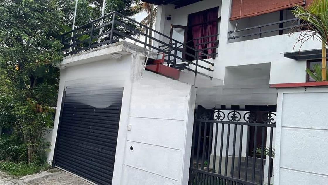 House for Sale Between Boralesgamuwa Junction and Maharagama Town