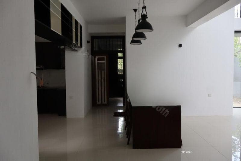 3000 Sqft 3 Storey Office Space / Residence For Rent In Rattanapitiya , Boralesgamuwa PCCC - A1