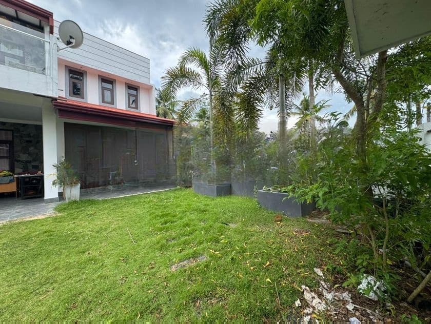 Two Storied Luxury House Sale With Furniture
