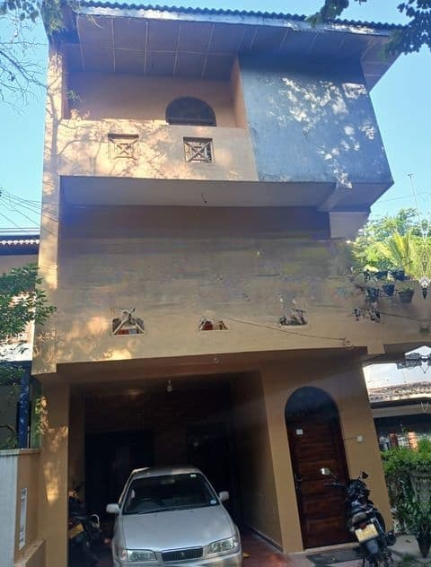 Two-Storey House Upstairs for Rent – Rajagiriya