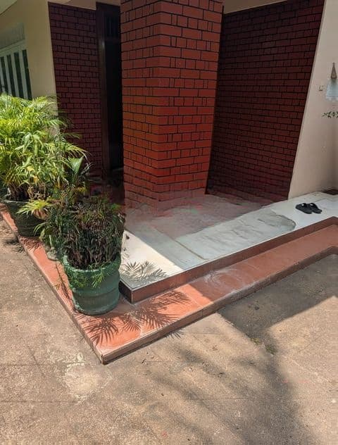 Spacious 6-Bedroom Single-Storey House for Rent – Kalubowila