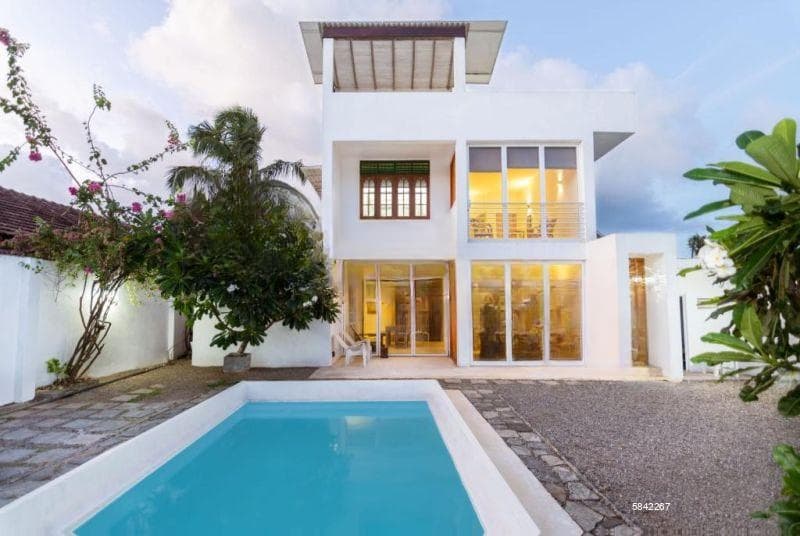 Ref(P-FRA-209)🏝 Luxury Seaside Property for Sale – Lewis Place, Negombo LKR 55 Million