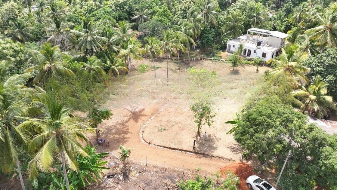 සින්නක්කර ඉඩමක් අනුරාධපුර නගරයට ලගින්ම