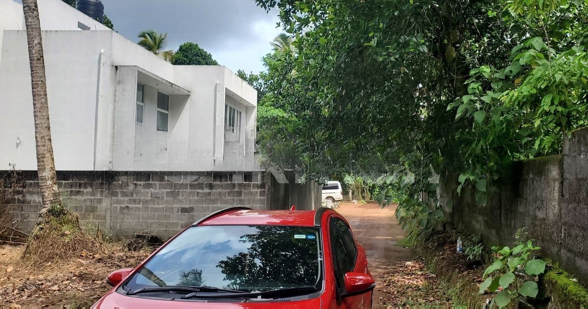 Block Of 8.5 Perches Land for Sale in Kottawa