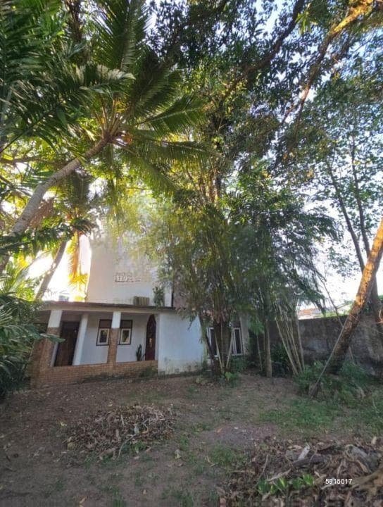 Land with a old house for sale at Dehiwala