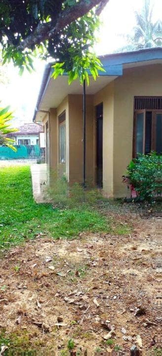 Charming 3-Room House for Sale in Kalegana, Galle