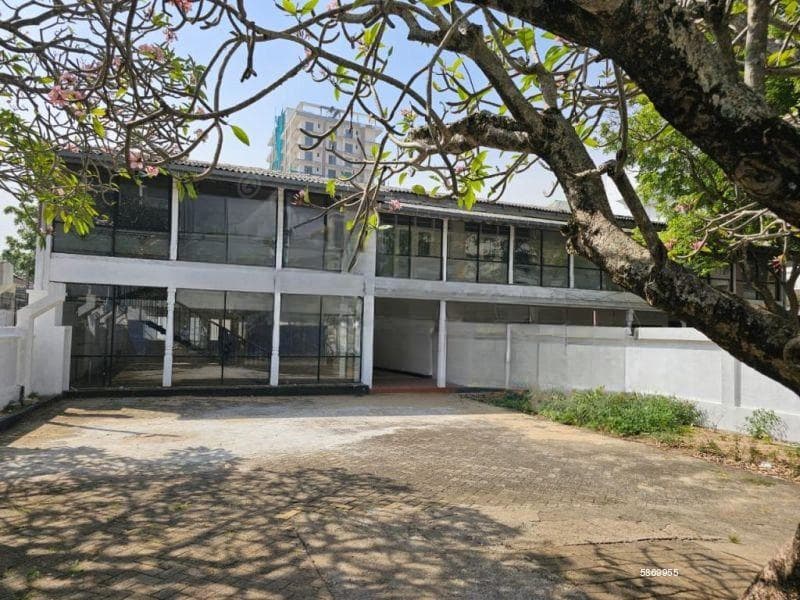 Colombo 4 Superb location for commercial space/shop/restaurant