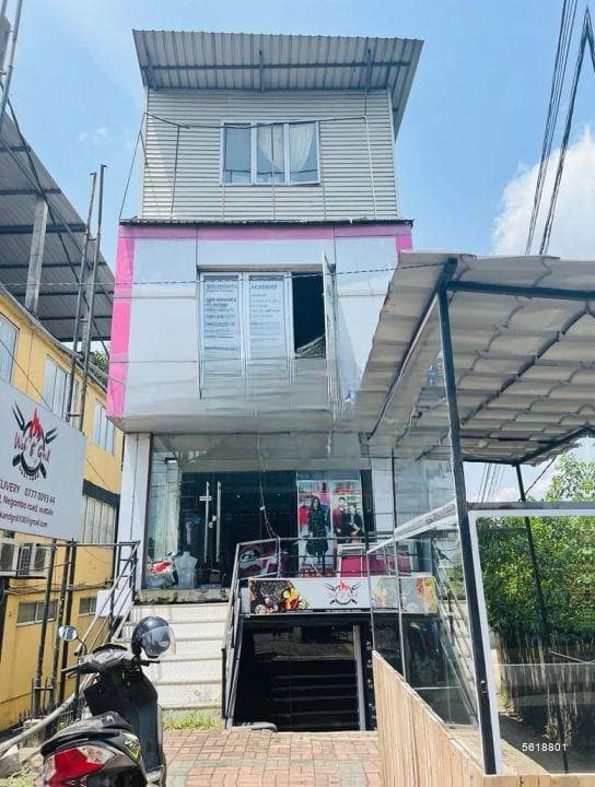 Wattala Town 03 Storied Commercial Building For Sale, Faceing Colombo/ Putlam main road.