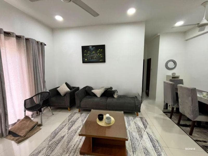 Fully Furnished Luxury 3-Bedroom Apartment for Rent at Kotte (EM014AM)