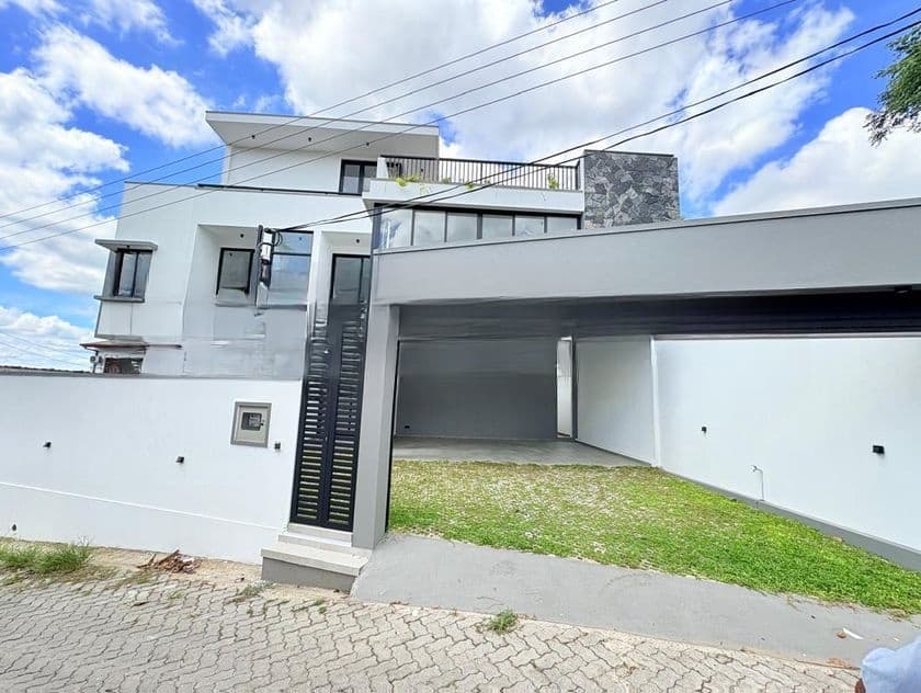 Luxury New House for Sale in Battaramulla - Thalahena