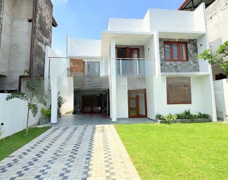 Luxury Beautiful Two Storey House for Sale in Athurugiriya