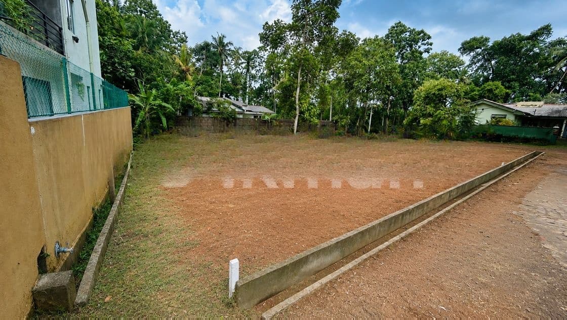 Valuable Residential Land for Sale in Boralesgamuwa – Gangarama Road
