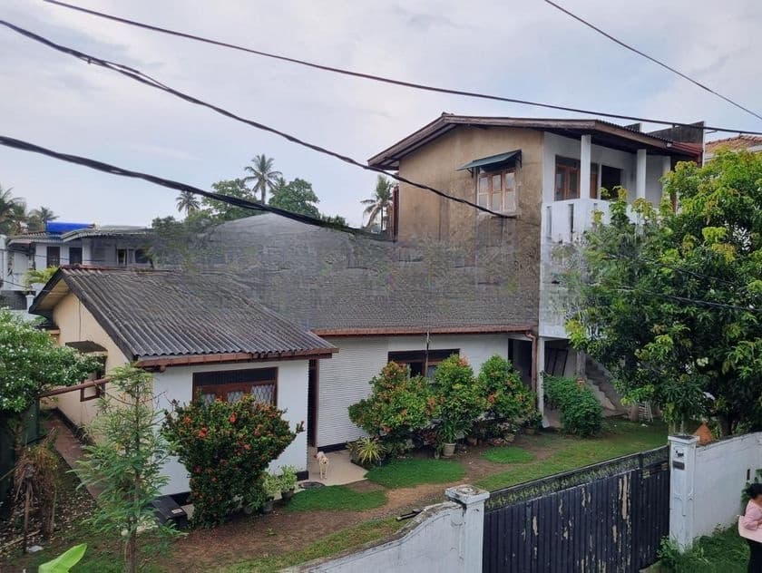 MORATUWA : 17.2P PRIME LAND WITH TWO HOUSES FOR SALE