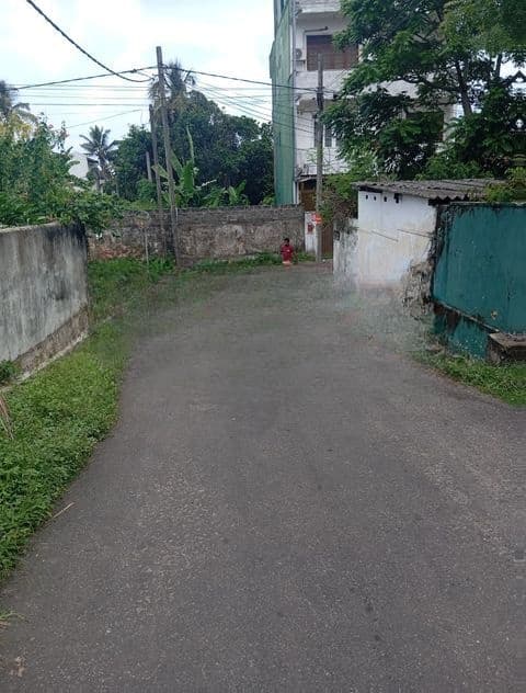 Mount Lavinia Samudrasanna Rd 20 perches Land with House for Sale