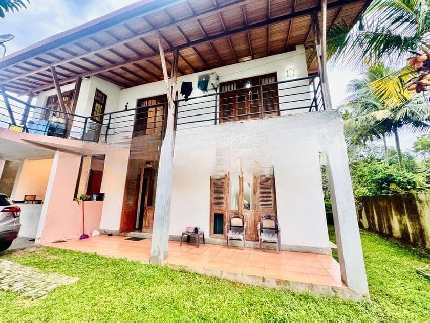 Elegant 2-Storey House for Sale – Thalawathugoda