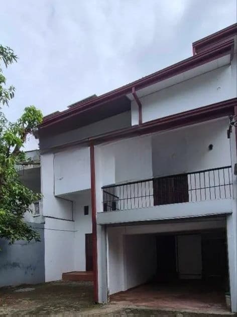 4BR Family Home with Rooftop Area in Dehiwala