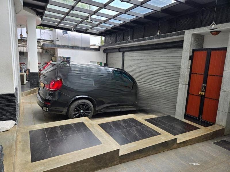 Luxury Fully furnished House for Sale or Rent in Colombo 06.