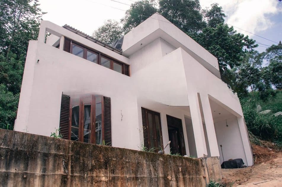 Brand New House for Sale – Bahirawakanda Path, Kandy