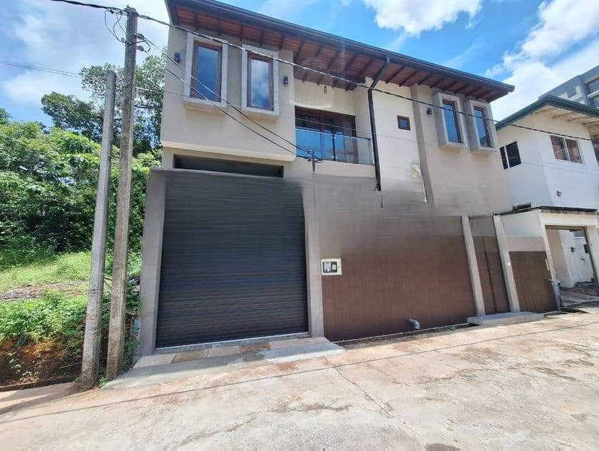 Brand New House for Sale in Thalawathugoda