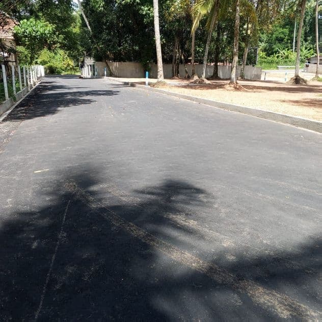 දෙවළපොළ එයාපෝට් පාරෙන් බිම්කොටස්