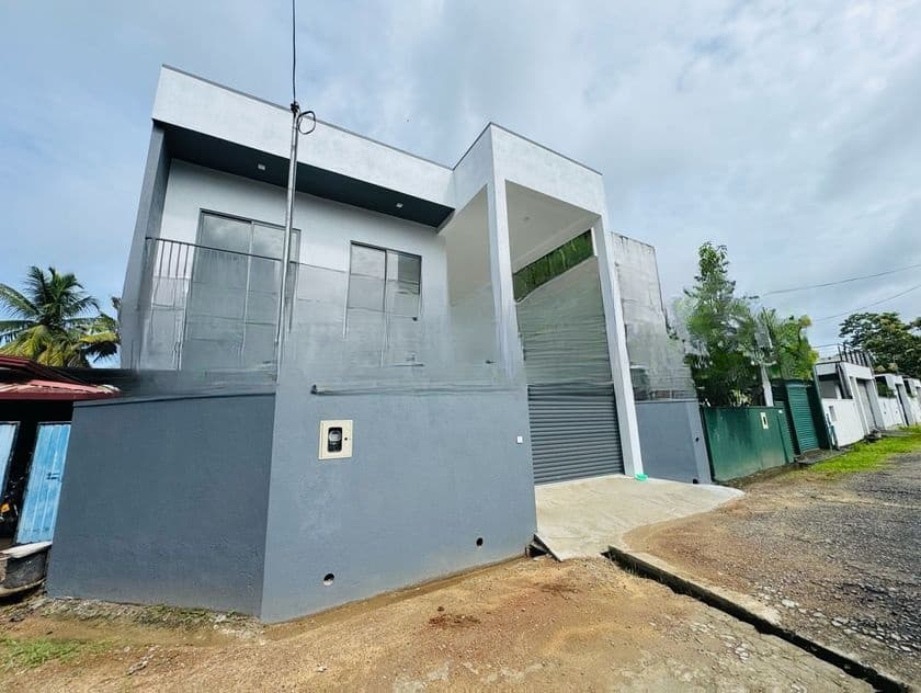 Modern Luxury Brand New House for Sale in Piliyandala