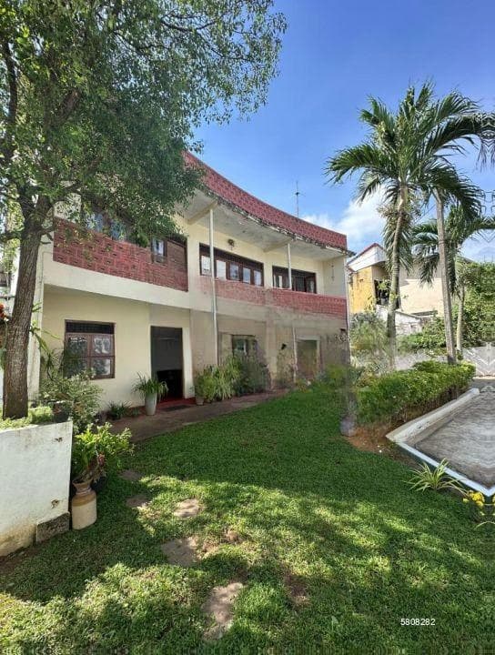 20 Perches Land for Sale with an House in Mount Lavinia