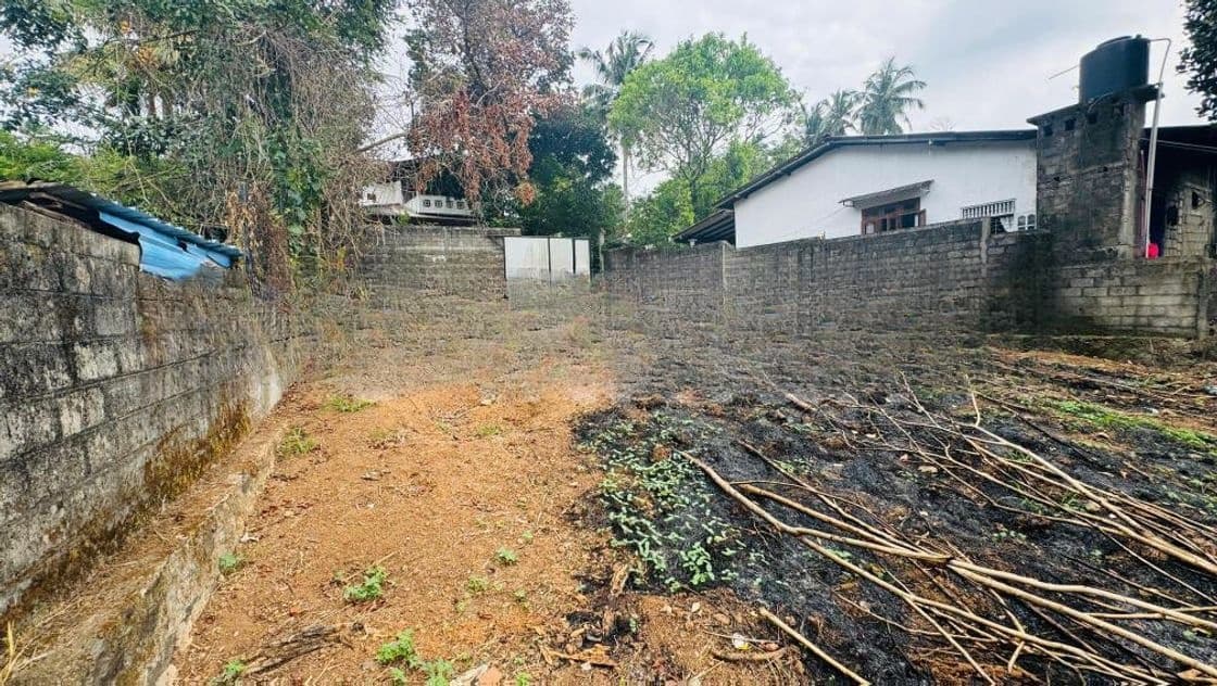 Land for Sale in Kadawatha Area