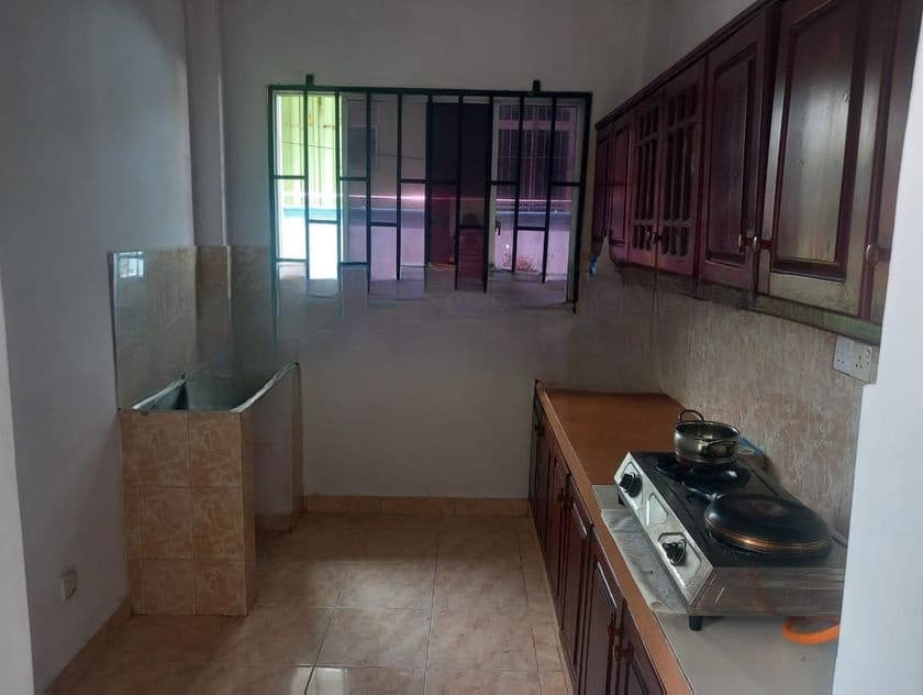 Dehiwala De Alwis Place 1 St Floor 5 BR and 2 Bath Apartment for Sale