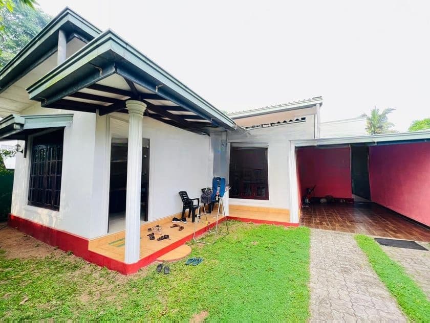 මාලබේ නගරයෙන් වටිනා නිවසක් විකිණීමට