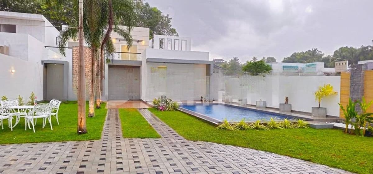 Piliyandala 20 Perch Brand New Super Luxury Villa Type House Sale