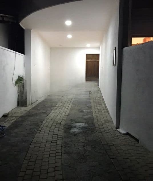 Fully Furnished Upstairs House for Rent Koswatta