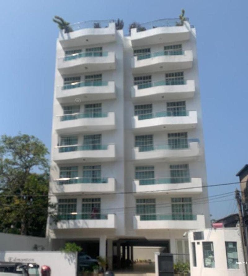 Spacious apartment for sale in Colombo 5