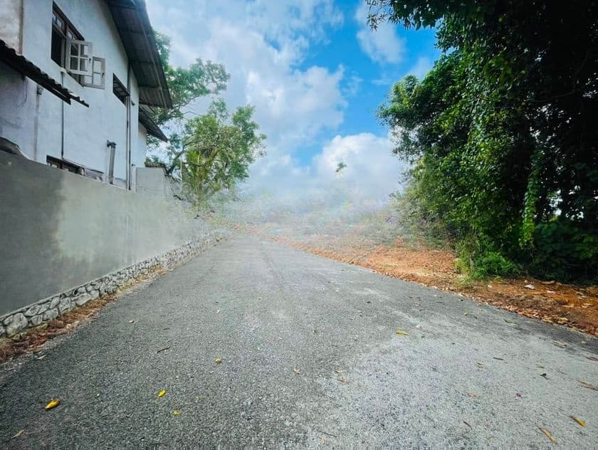 Yakkala Land for Sale (Near to Kandy Road)