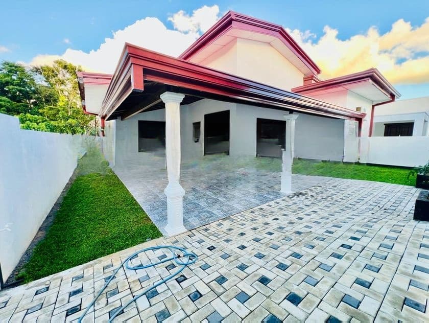 Modern Elegant House for Sale in Meegoda