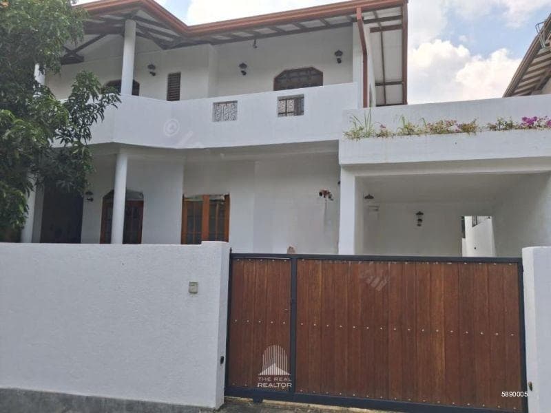 House for Sale on 5th Lane, Jyothipala Mawatha, Malabe (HSSH121)