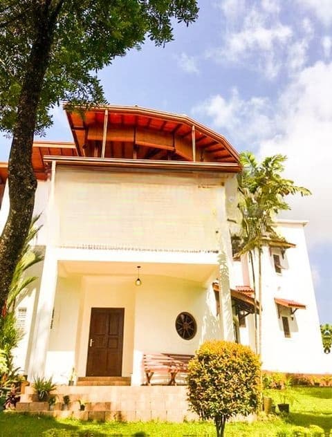 50 P With Luxury House In Talawatugoda